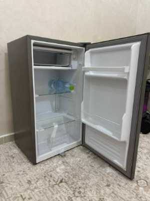 ثلاجة وفريزر Mega 84 لتر 4