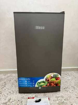 ثلاجة وفريزر Mega 84 لتر 3
